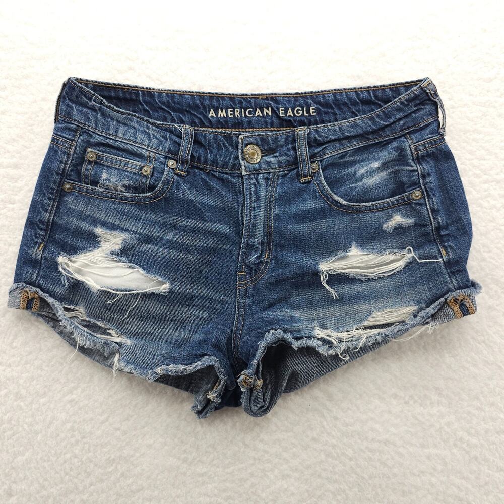 American Eagle Shorts Tomgirl Shortie Womens 4 Blue Denim Distressed Pockets